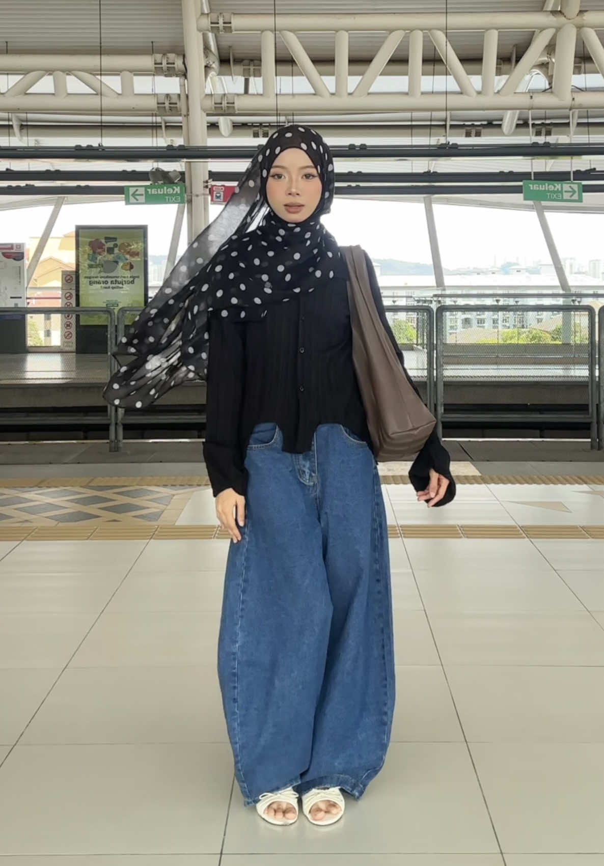 polkadot shawl >>>