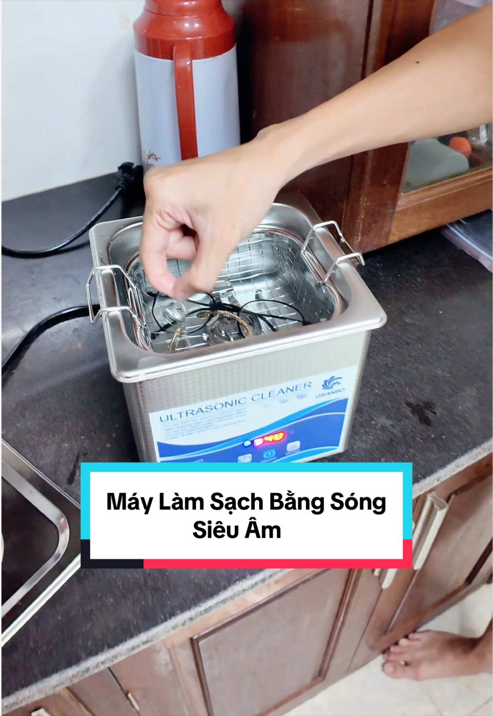 Máy nhỏ này làm sạch Trang sức, đồ có giá trị tránh bị xước bề mặt khi phải cọ rửa #haxehop #maylamsachsongsieuam #maylamsachtrangsuc #lamsachtrangsuc #vesinhtrangsuc 