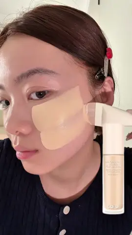 A good foundation makes doing your base such a pleasure.It’s sooo smooth and silky#foundation #cofu #cofufoundation #basemakeup #makeup 