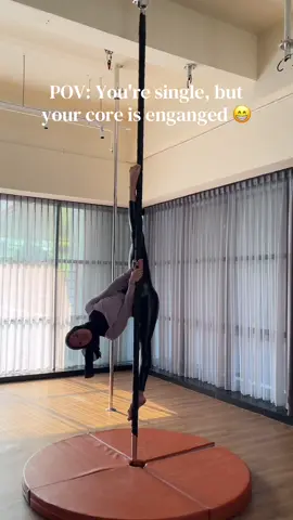 bucin sama tiang 😆 see you on the pole ✨🧚‍♀️ #poledance #polerina #polehijab #pdshouldermount 