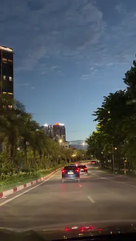 Sự mệt mỏi thật ra không xuất phát từ công việc, mà từ những lo lắng, thất vọng và oán trách. #2026 #canhdep #hanoi #binhan 