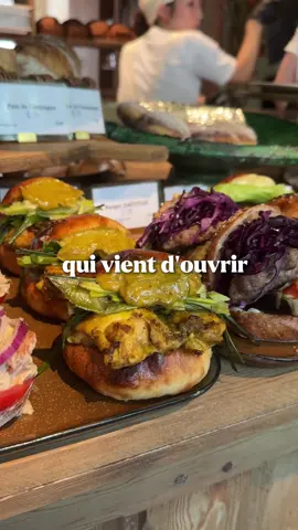 La plus belle boulangerie à Paris vient d’ouvrir elle s’appelle Amam dacotan allez y en masse et abonnez vous en masse aussi ça serait cool