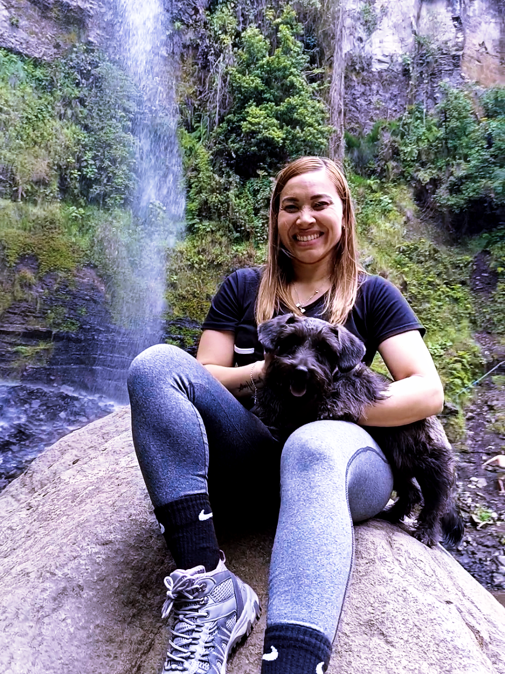 Disfrutando de la naturaleza y de todos los pequeños detalles 🏞️❤️🐶 #naturaleza #cascadas #togo #amorperruno #viajeraporsiempre 