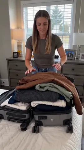 Tired of overstuffed suitcases? 😩 This Cordless Travel Vacuum Bag Set is about to change your packing game! Get more in your carry-on with these 15 compression bags, powered by a 140L/Min air removal pump. It's USB rechargeable and super portable. Say goodbye to bulky luggage and hello to organized travel. Perfect for clothes and making room for souvenirs! Grab this space-saving essential today – makes a great gift too! Tap to shop and travel smarter. ✨ #TravelHack #PackingHacks #DealsForYouDays #AIGC #Moras