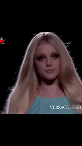 Jessica Stam 🌊🇨🇦🚿 || #jessicastam #model #versace #fashiontiktok #Runway 