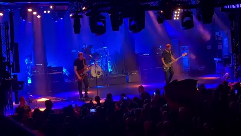 Dogstar 22.06.26 Hamburg  Awesome show! 🔥Thank you so much! ❤️   ❤️ #dogstarbandkeanureeves #dogstarband😍🎸 #germanytiktok🇩🇪🇩🇪🇩🇪 #dogstarband😍 #keanureevesfan 