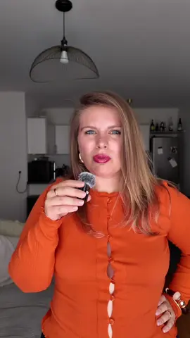 Y’A PAS DE PETITES ÉCONOMIES !!! 🫒  Merci à @La Fourche pour cette collaboration , profitez de mon code « LOLA » pour 20 euros de réduction sur l’adhésion annuelle et d’ailleurs : une fois inscrit aux 30 jours d’essai gratuit, tu recevras un mail pour ajouter l’huile à ton panier. La réduction de 15,40 euros, s’appliquera directement lors du récapitulatif de ta commande 💸