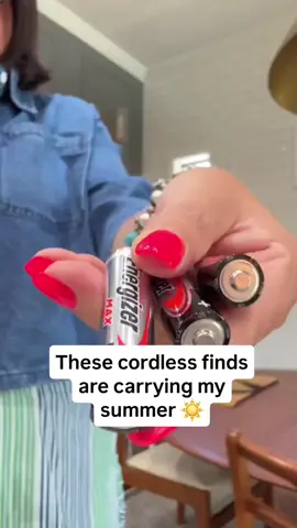 Nothing kills summer fun faster than dead batteries! 🫠 Grab these Energizer MAX AA & AAA in the NEW 32-packs at Walmart and be ready for all the things: pool toys, remotes, camping gear, flashlights, fans, and more. Each pack has four separate boxes with 8 batteries each, so you can stash them wherever you actually need. Upstairs, downstairs, with your camping gear - wherever you reach for batteries most often. 🔗 in bio for details! @Energizer 