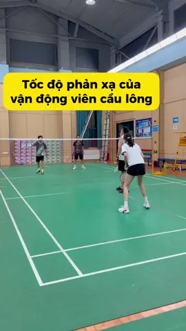 Tốc độ phản xạ của vận động viên cầu lông.#caulong #badminton #badmintonun #caulongphongtrao #badmintontiktok 