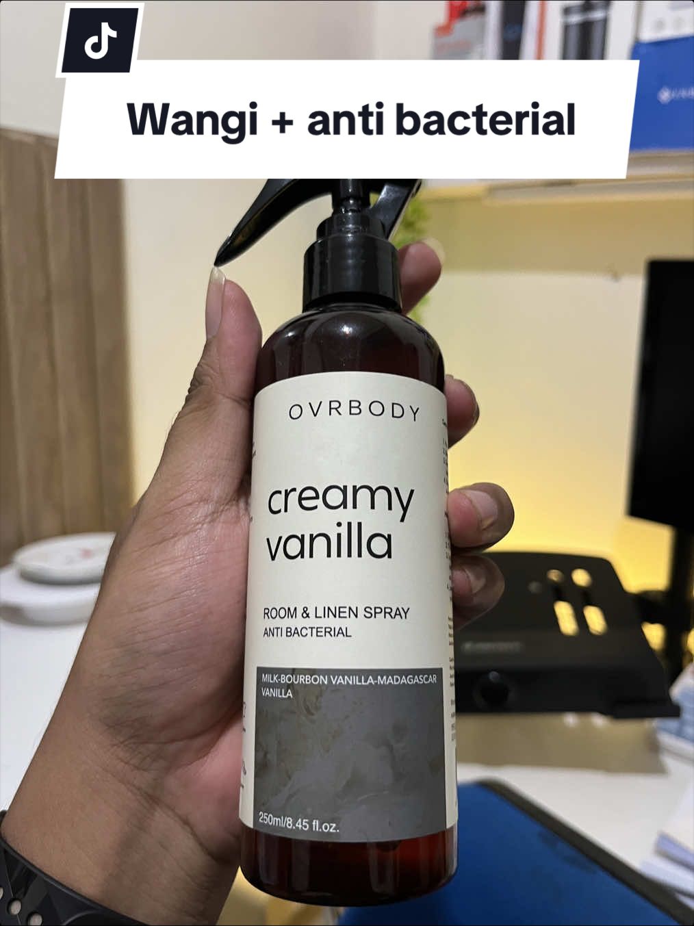 Gak cuma wangi tapi udah ada anti bakterialnya juga #pengharum #pengharumruangan #pengharumkamar #wangiseharian #wangitahanlama 