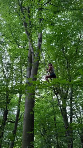 So graceful just swinging 😂