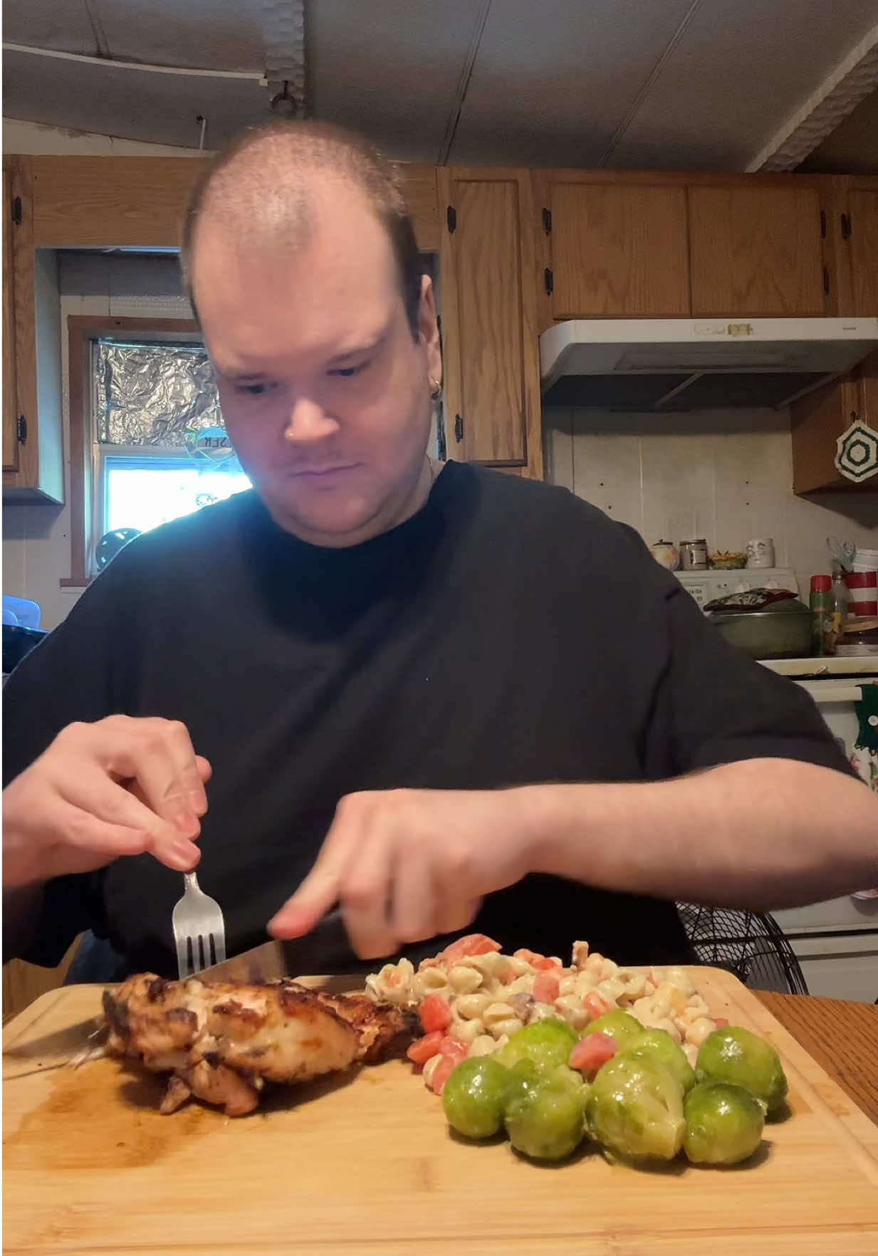 Watch me eat barbecue chicken, pasta salad and Brussels sprouts! #dinner #food #eating #barbecuechicken #pastasalad 