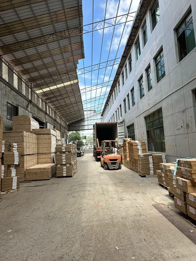We are direct furniture factory from China.We export worldwide with 10 years of foreign trade experiences.If you are interested in our products please feel free to contact us #furniturewholesale #chinafactory #furnituresupplier #dressingtable #directyfactory 