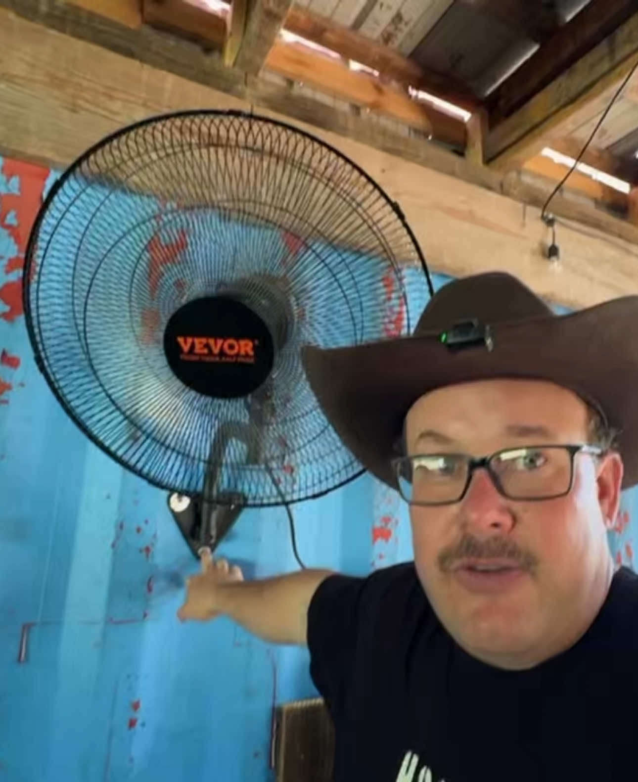 VEVOR sent me a 20 inch wall mounted fan to try out I’m sold on these VEVOR products #DealsForYouDays #VEVORSuperBrandDay #siwoutdoors #farmtok #ranchtok 