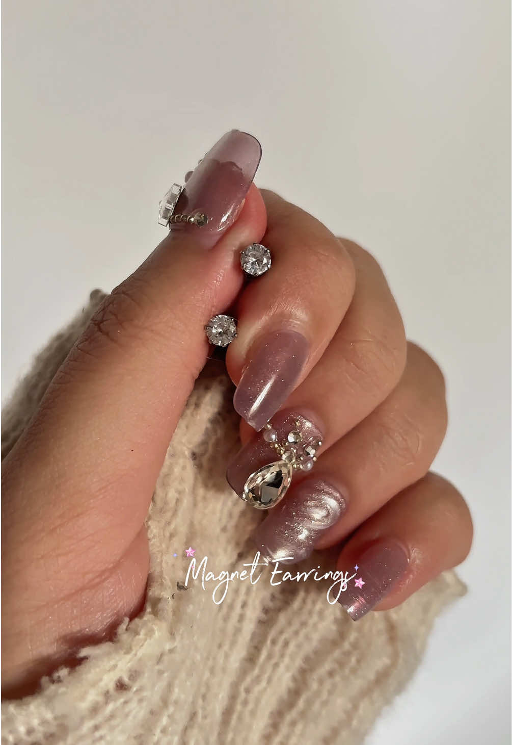 Magnet Earrings🧲 #fyp #makeitviral #earrings #magnetearrings #fashion 