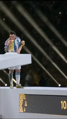 39 veces gracias. Feliz cumpleaños maestro. No alcanzarán las palabras para describirte ❤️ #Messi #24dejunio #39vecesgracias #SeleccionArgentina