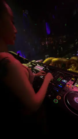 Dj quyên luois tới chơi | empire club quán bar đẳng cấp ở quận 1 #empire #barsaigon #fyp #nightclub #viral 