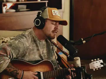 no need for leavin acoustic is yours 