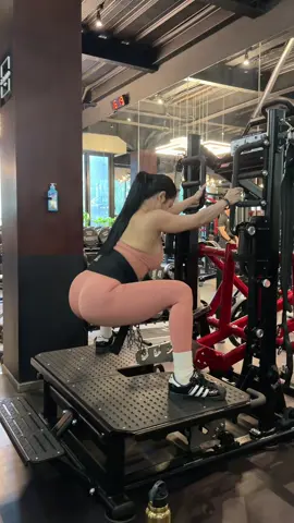 Cobain alat baru legday #fakesituation #fakebody #gymmotivation 
