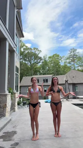 pool dayy #dance #dancestolearn2people #dancefortwopeople ##fyp 