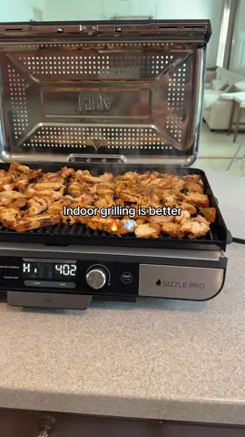 So often do I want to grill dinner but I don’t wanna do it outside so the ninja sizzle XL gets used multiple times a week in my house! #ninjasizzle #indoorgrill #ninjasizzlexl #indoorgriddle 