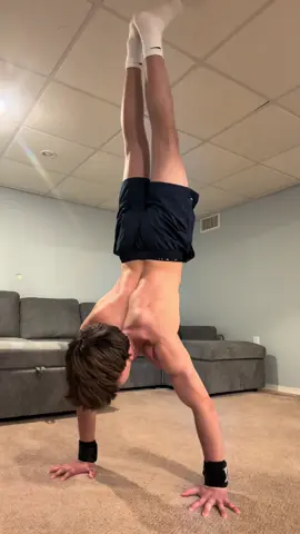 #calisthenics #handstand #combo #workout #fyp 
