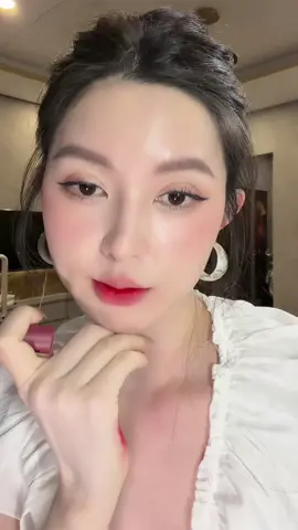Đỏ hồng ruby đánh bật tầm 3 tông da  #beskin #beskinvietnam #totuyettram #sonbeskin 