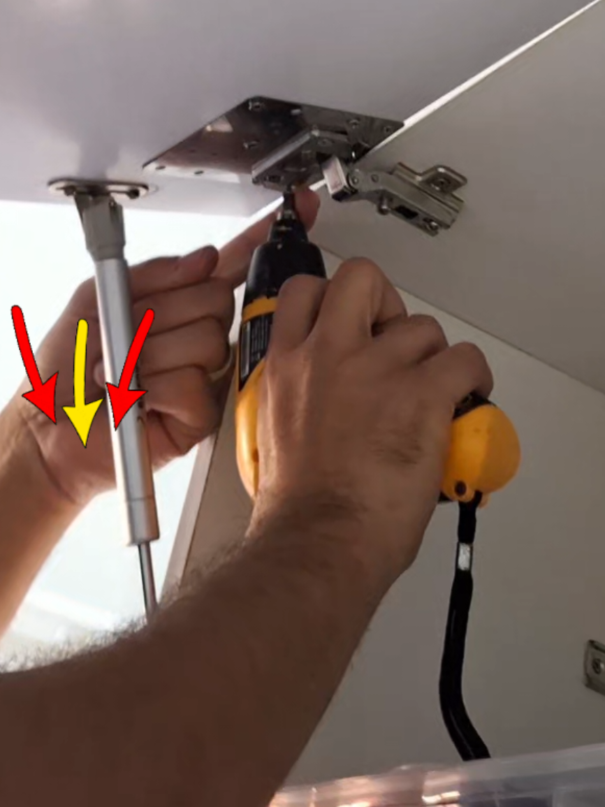 Placas Para Reparo De Porta Dobradiça Armário. Muito Barato, Clica No Link do Carrinho #façavocêmesmo #homem #manutenção  #fyp #marcenaria 