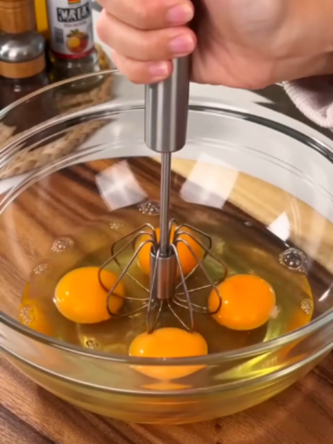 Stainless Steel Semi-Automatic Whisk Egg Mixer Manual Self Self Turning Egg Beater Kitchen#fypシ゚viral🖤tiktok #householdgoodies #tiktokshop #goodthing #foryou #tiktok #kitchen
