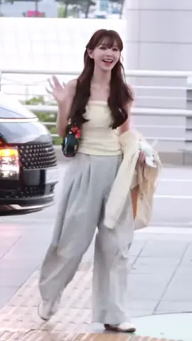 ViVi sân bay Incheon ✈️ Thượng Hải🙈#dienhivi #tianxiwei #viral 