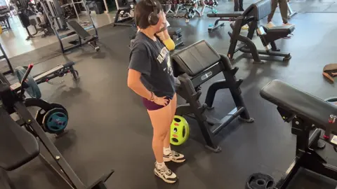 Les juro que si lo intento no me sale, solo a mi me pasan estas cosas 😓 #gym #gimnasio #humor 