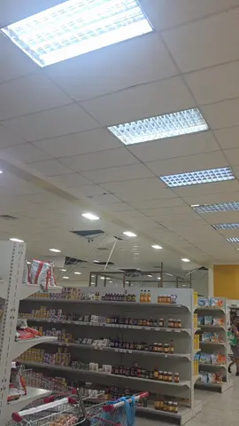 supermercado en cua #terremotovenezuela 