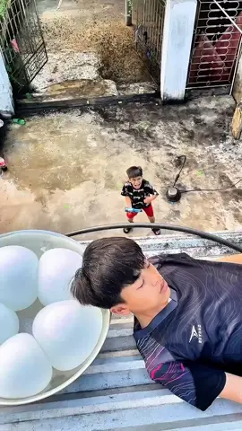 water balloons prank 😂#tiktok #prank #ballons #waterballons #fanny #ballonsprank 