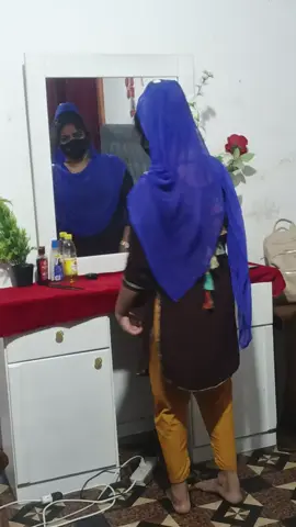 আয়না আমার হলদে পাখি