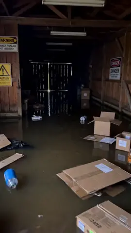 Floods + water tanks = chaos 😱 This valve SAVES you! 🛠️ Auto shut-off, easy install, and it’s stainless steel 🔥 #WaterTankHack #FloodPrep #DIYHome #TikTokMadeMeBuyIt