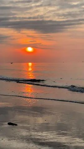 bình minh đẹp nhất- khi lòng mình cũng bình yên 🌞.#binhyen #samson #bien 