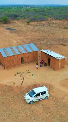 🇹🇿🌄Pembezoni mwa mji🌎  ambapo kelele zote zinasimama💤  na akili inapata nafasi ya kupumua na kufikiria kwa usahihi. Kufanya mind flashing kwenye mazingira kama haya kuna ladha yake ya kipekee. ​Kubwa zaidi ni pale unapokuwa kwenye mjengo wako mwenyewe, ukiwa peke yako: ​Amani ya Moyo: Hakuna kelele za wapangaji wenzako wala presha za kodi. ​Uhuru Kamili: Kila kona ni mali yako, unaamua utulivu wako mwenyewe. ​Muda wa Kutafakari: Unapata nafasi ya kupanga ramani zako za maisha bila muingiliano. ​Na mimi Mr Drone sipo mbali, nipo hapa kukufunulia uzuri wote wa mazingira haya kwa picha za juu (aerial view) zenye viwango vya kipekee. Kazi yako ni kufurahia utulivu, kazi yangu ni kuupa mazingira yako muonekano wa kifalme. ​📞 Wasiliana nami: 0755151522