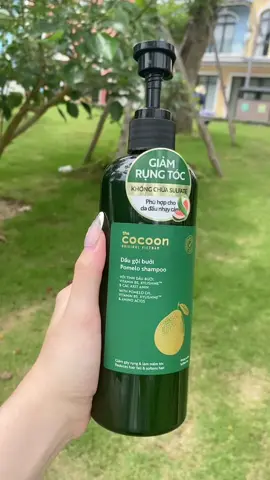 Dầu gội bưởi Cocoon giảm rụng tóc #daugoigiamrungtoc #daugoixacocoon #cocoon #xuhuong #tiemtaphoa 