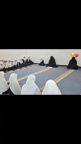 #أهل_السنة_والجماعة  ليت الجميع يستغل في أي مكان ونبدل مجالس الغيبة والنميمة والمجالس التي ليس منها فائدة بهذه المجالس الطيبة☺️❤️❤️❤️