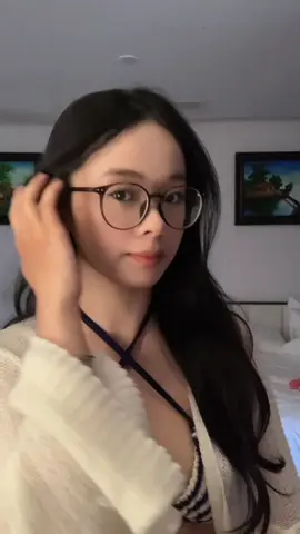 gái càng lét càng xinh 
