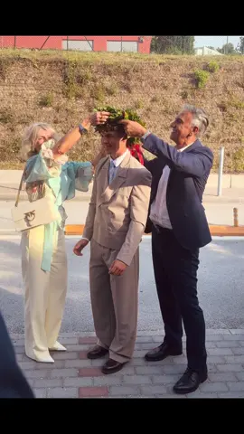 6 anni di “io non posso devo studiare”  A mio Fratello, completamente orgogliosa e fiera di te  🤍  @MattiaCard@ale.card@Erika apolloni@simo@Japsmir98 @Azzurra@gelissa  #laurea#medicina#fratelli