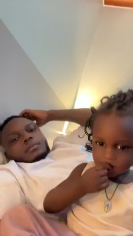 Priceless moment with my princess. love you Baby girl❤️❤️😍@Zoe Atim (Eddy wizzy) @Eddy Wizzy music updates #Mood@Twisky Fingaz #creatorsearchinsights 