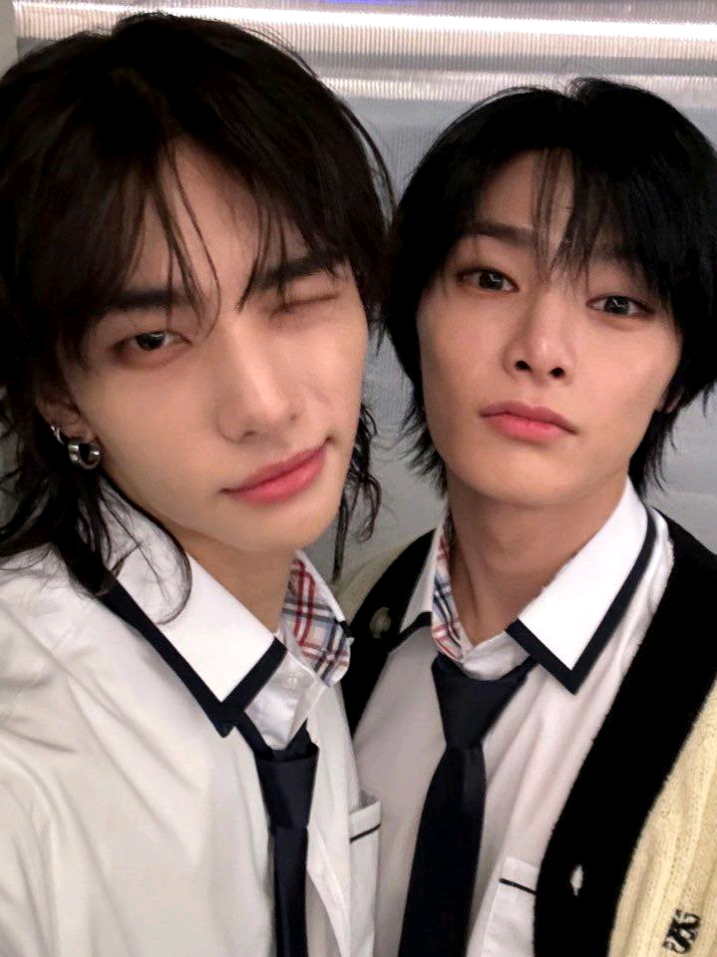 #HYUNIN  I paguei  o  alitgh motion  só  pra  fazer  esse dedicate  pra  minha  princesa 💗 ( @현 | SKZ! 💗 ) #hyunin #Love #girlfriend 