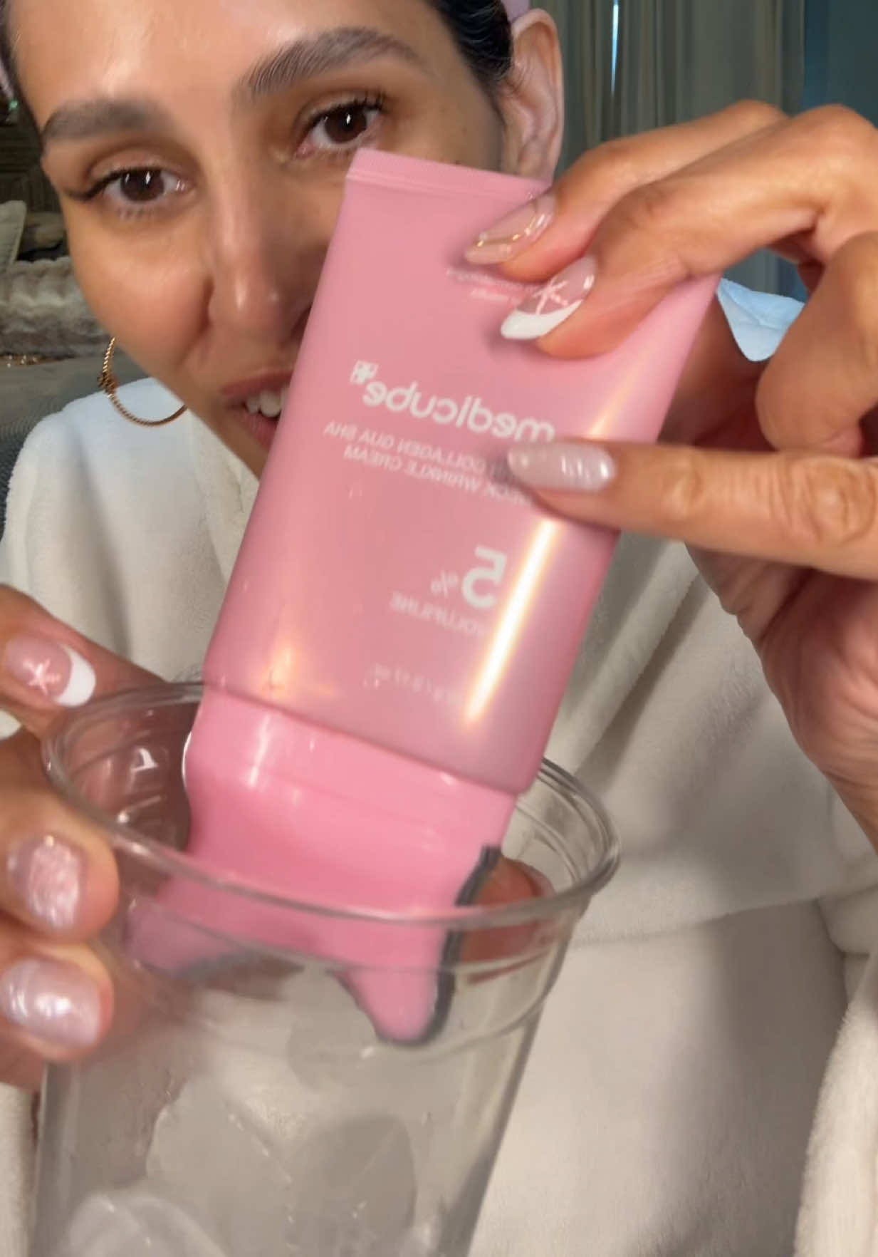 #medicube neck wrinkle cream in Guasha. #KBeautyCollective #tiktokshopdealsforyoudays #medicubetiktokshop  
