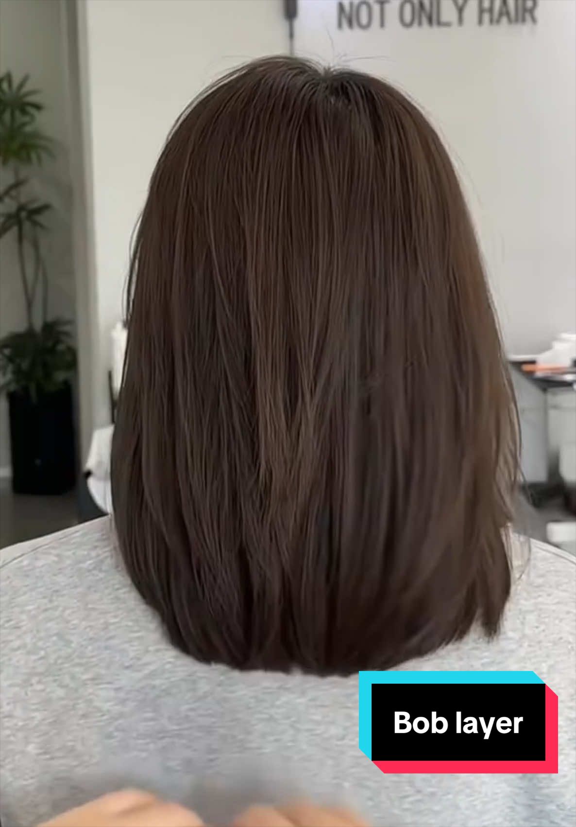 Chị em tóc ngắn hoặc tóc lỡ nên thử ngay kiểu này nha #cuthair #boblayercut #maibayhanquoc #LearnOnTikTok #xuhuongtiktok 