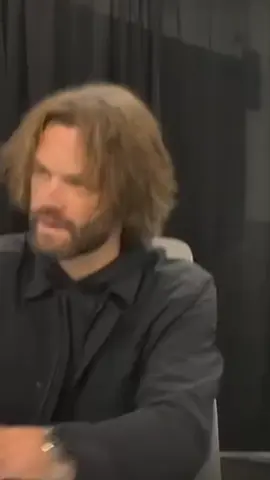 o cabelo cuidadosamente despenteado do Winchester... #vaiprofycaramba #fyyyyyyyyyyyyyyyy #jaredpadalecki #samwinchester #spnfamily 