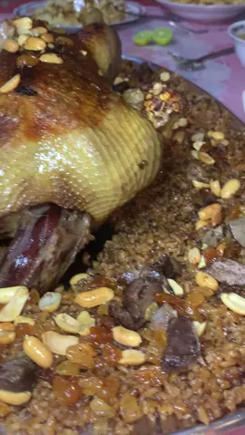البط البلدي المحشي مارتا دمياطي 🥰 وشويه ممبار😁 ورز بالخلطه❤️