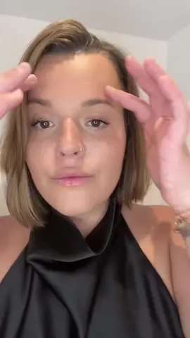 En partenariat avec Maybelline New York 3 secondes pour enlever mon mascara… juste avec de l’eau tiède ? 😳✨ J’étais sceptique, mais le résultat m’a bluffée ! Des cils ultra longs toute la journée, puis un démaquillage sans frotter et sans effet “yeux de panda”. 💖 Vous connaissiez la technologie “tubing” ? Dites-moi en commentaire si vous avez déjà testé ! 👇 @Maybelline France  #maybellinefrance #mascara #Beauty #demaquillage #Makeup 