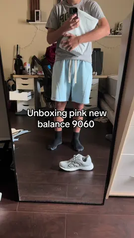 Unboxing pink new balance #newbalance #sneakers #dhg #unboxing #review 