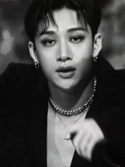 bangchan ver !! ik alot of ppl was waitin for this (4/8) #bangchan #bangchanedit #straykids #aftereffects #foryoupage #fypシ #viral #xybzca #blowthisup #fyp #editor